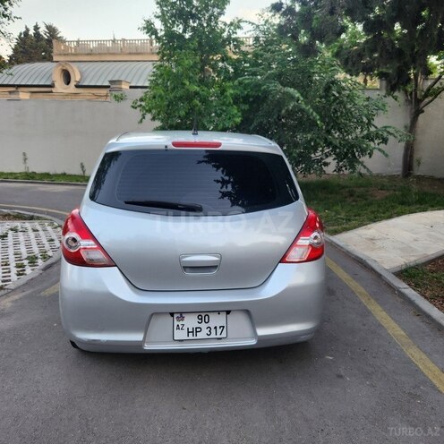 Nissan Tiida-8
