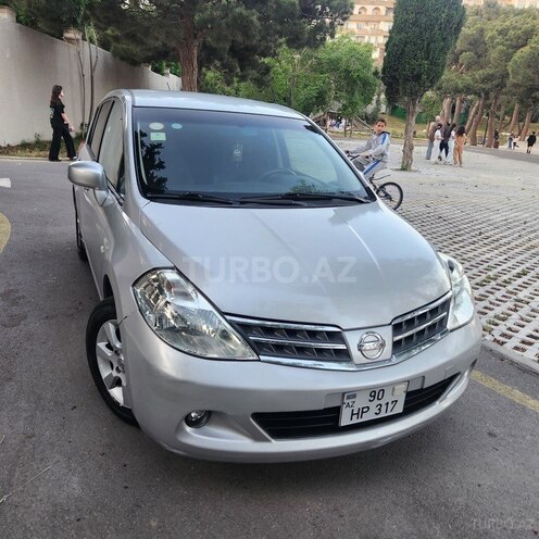 Nissan Tiida-2