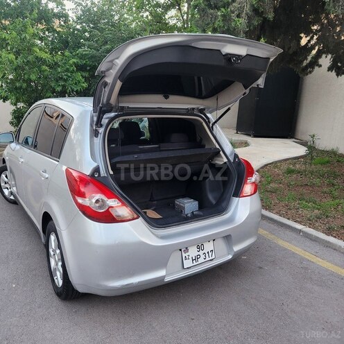 Nissan Tiida-16