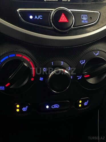 Hyundai Accent-6