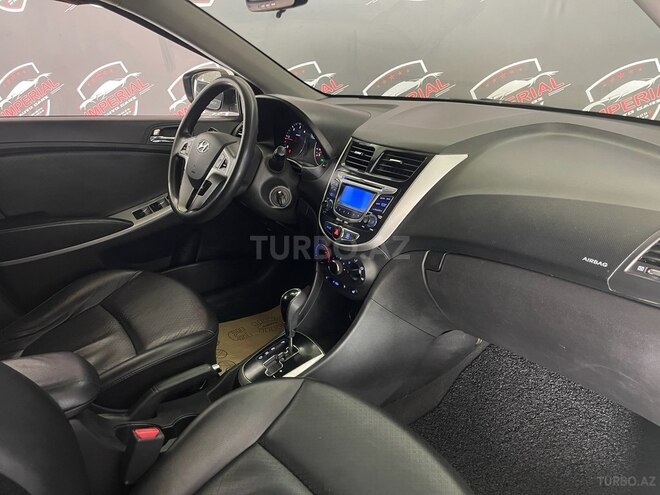 Hyundai Accent-13