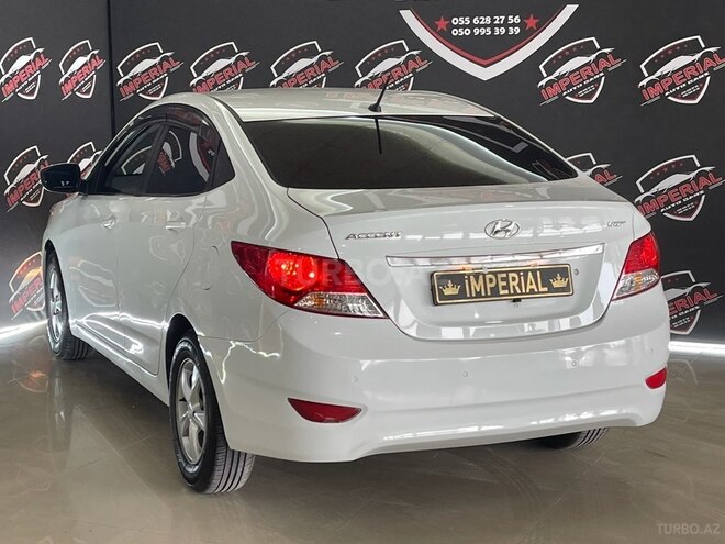 Hyundai Accent-16