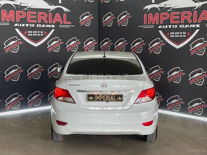 Hyundai Accent-15
