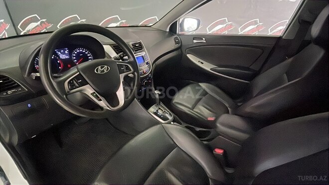 Hyundai Accent-9
