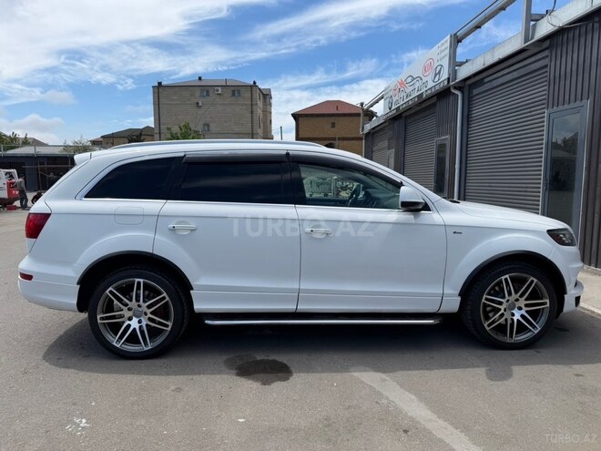 Audi Q7-6