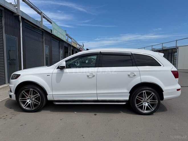 Audi Q7-5