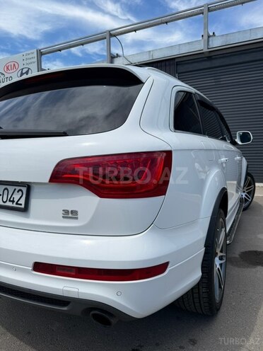 Audi Q7-8