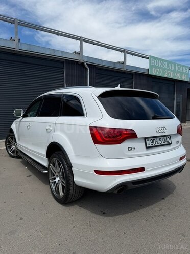 Audi Q7-7