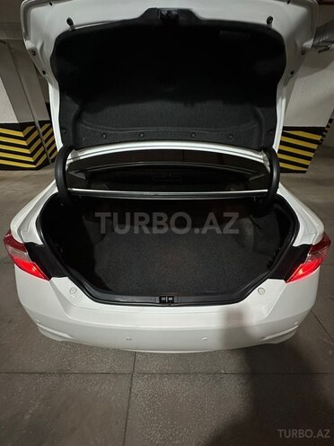 Toyota Camry-15