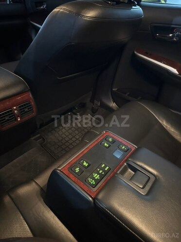 Toyota Camry-13