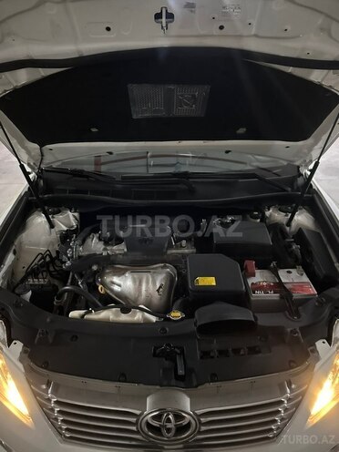 Toyota Camry-14