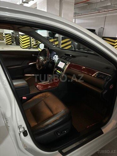 Toyota Camry-8