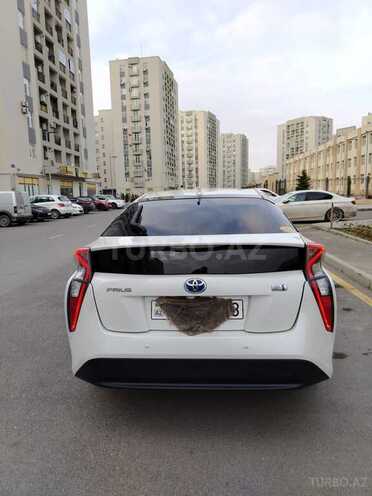 Toyota Prius-2