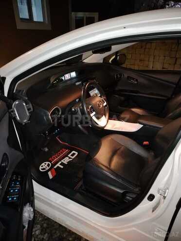 Toyota Prius-8