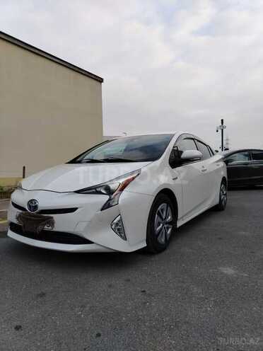 Toyota Prius-5