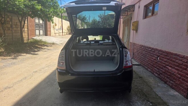 Toyota Prius-4