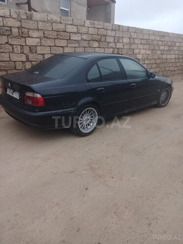 BMW 528-2
