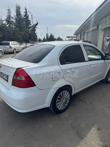 Chevrolet Aveo-5