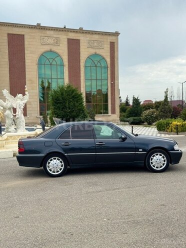 Mercedes C 240-6
