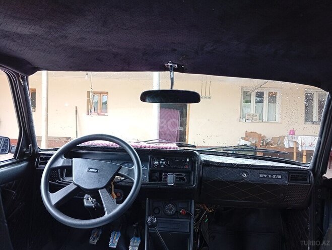 LADA (VAZ) 2107-15