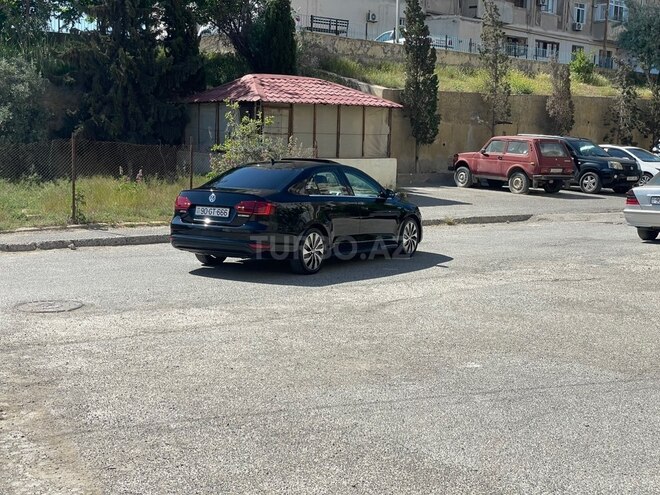 Volkswagen Jetta-5