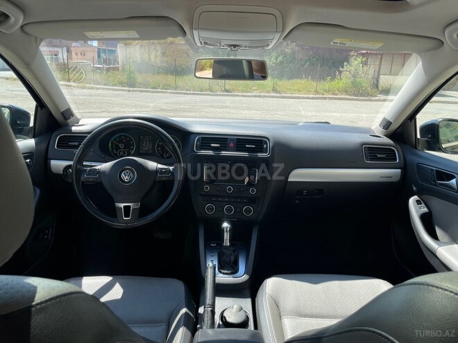 Volkswagen Jetta-15