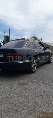 Mercedes E 220-3