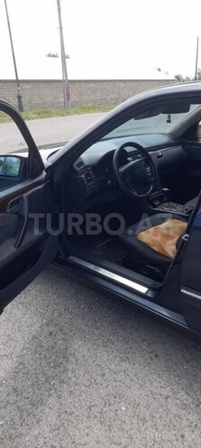 Mercedes E 220-5