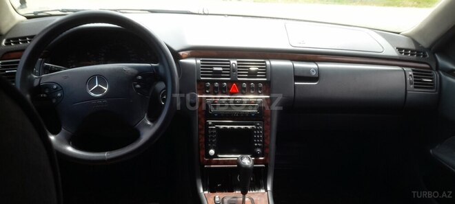 Mercedes E 220-6