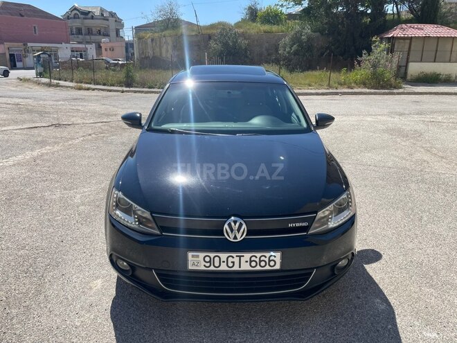 Volkswagen Jetta-1