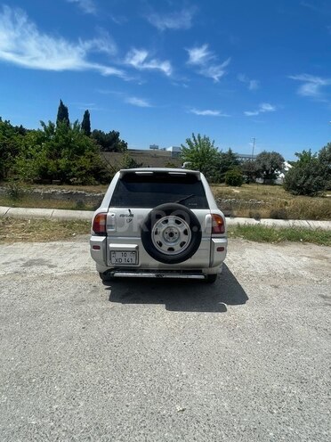Toyota RAV4-5