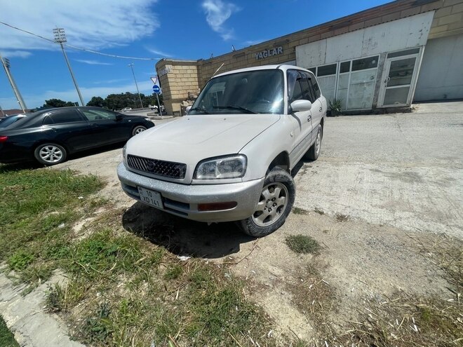 Toyota RAV4-2