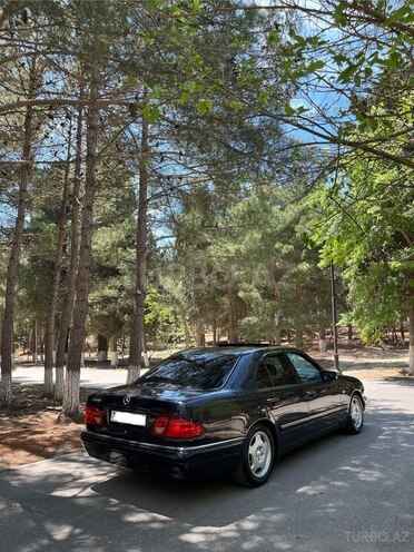 Mercedes E 240-7