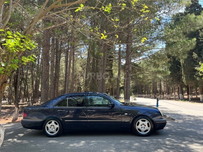 Mercedes E 240-10