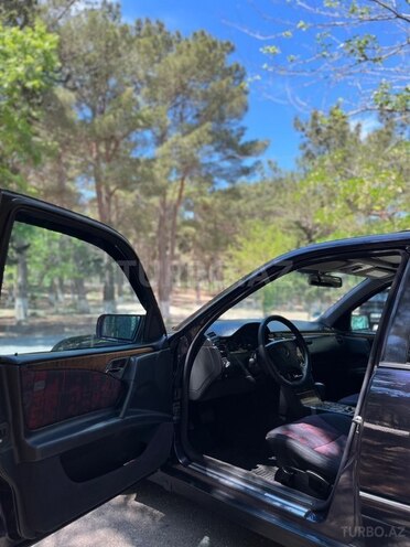 Mercedes E 240-18