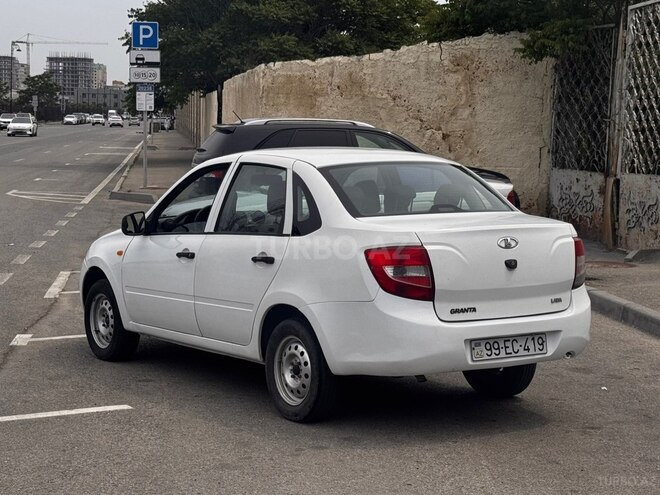LADA (VAZ) Granta-11