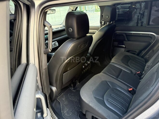 Land Rover Defender-10