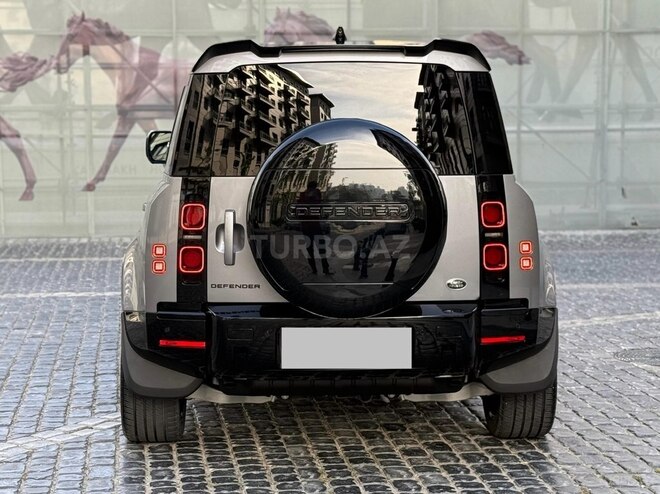 Land Rover Defender-8