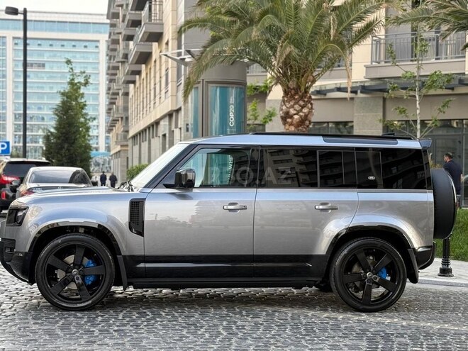 Land Rover Defender-5