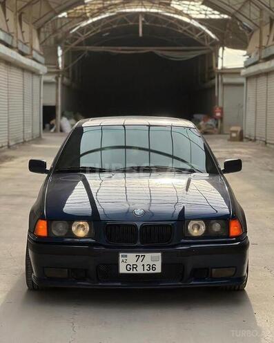 BMW 320-1