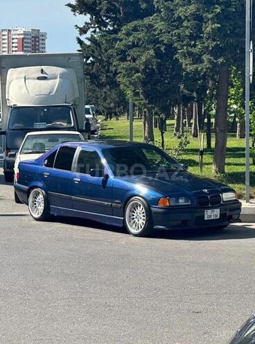 BMW 320-7