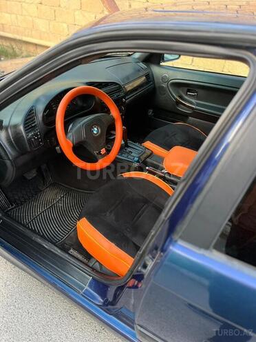 BMW 320-10
