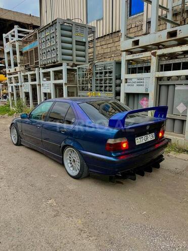 BMW 320-4