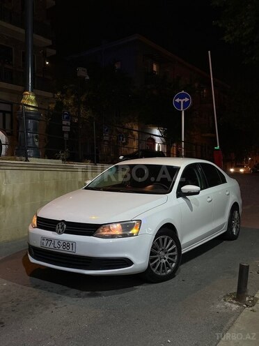 Volkswagen Jetta-2