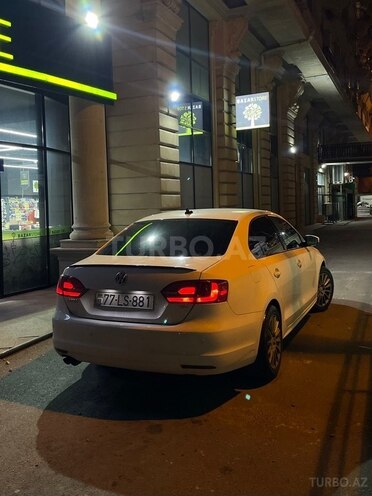 Volkswagen Jetta-6