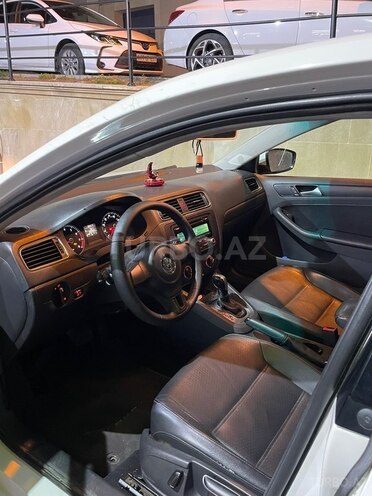 Volkswagen Jetta-7