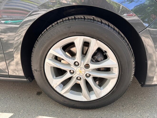 Chevrolet Malibu-9