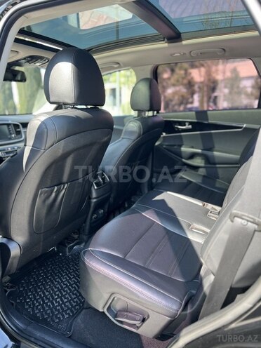 Kia Sorento-13