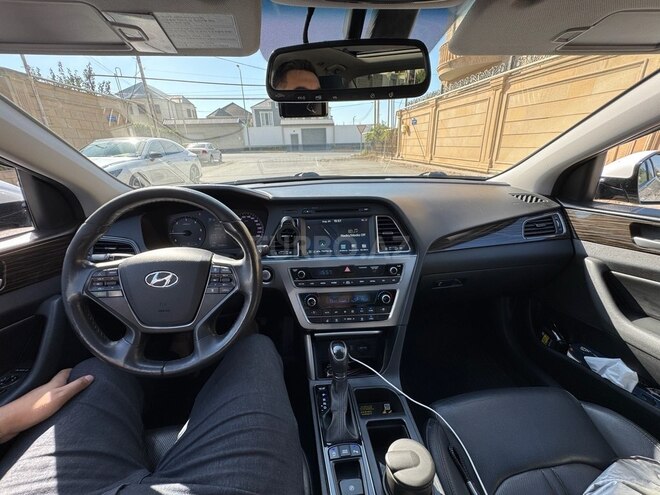 Hyundai Sonata-5