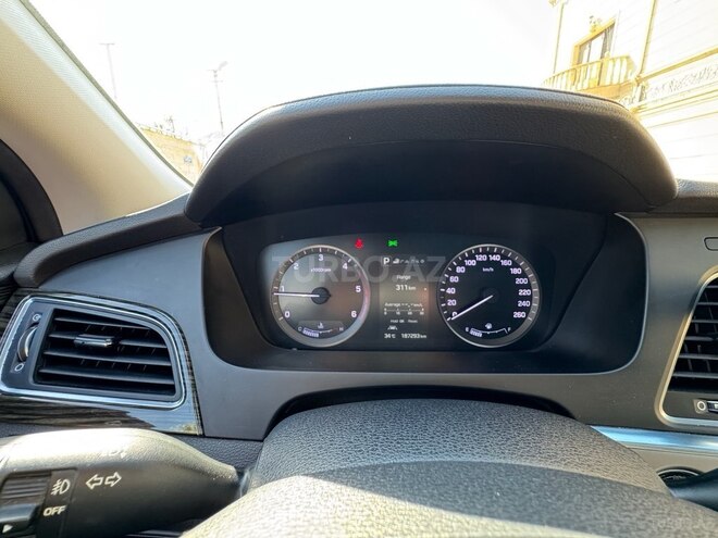 Hyundai Sonata-8